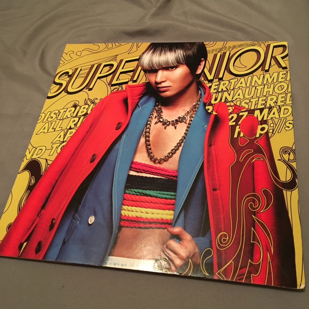 Super Junior 5th Album "Mr. Simple"